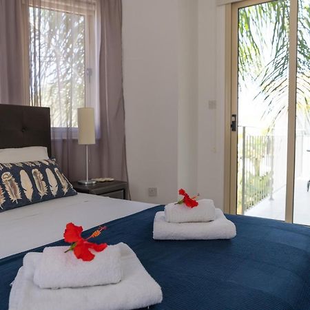 Palm Villa Ekaterina 4 Bdrm Паралимни Екстериор снимка