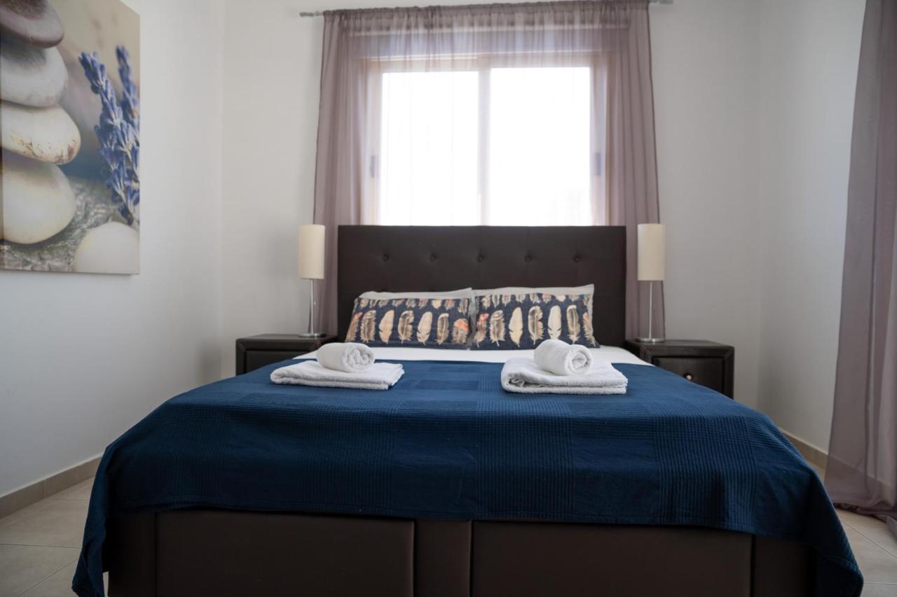 Palm Villa Ekaterina 4 Bdrm Паралимни Екстериор снимка