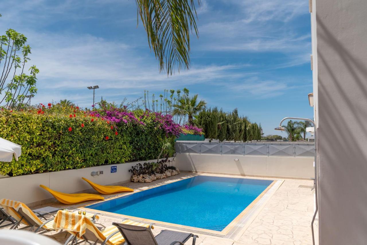 Palm Villa Ekaterina 4 Bdrm Паралимни Екстериор снимка