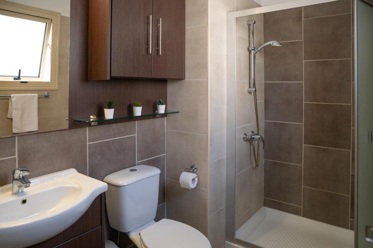 Palm Villa Ekaterina 4 Bdrm Паралимни Екстериор снимка