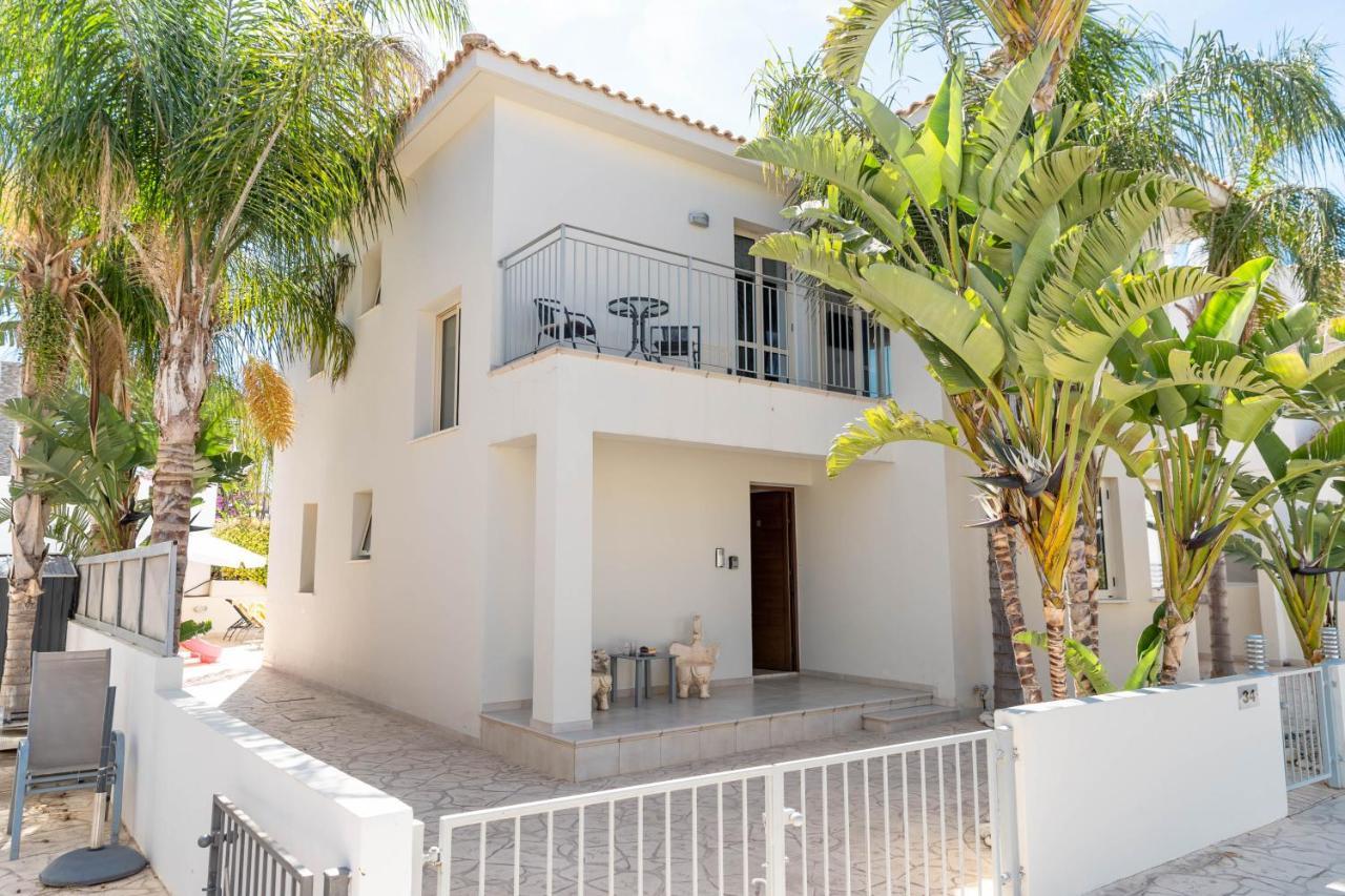 Palm Villa Ekaterina 4 Bdrm Паралимни Екстериор снимка